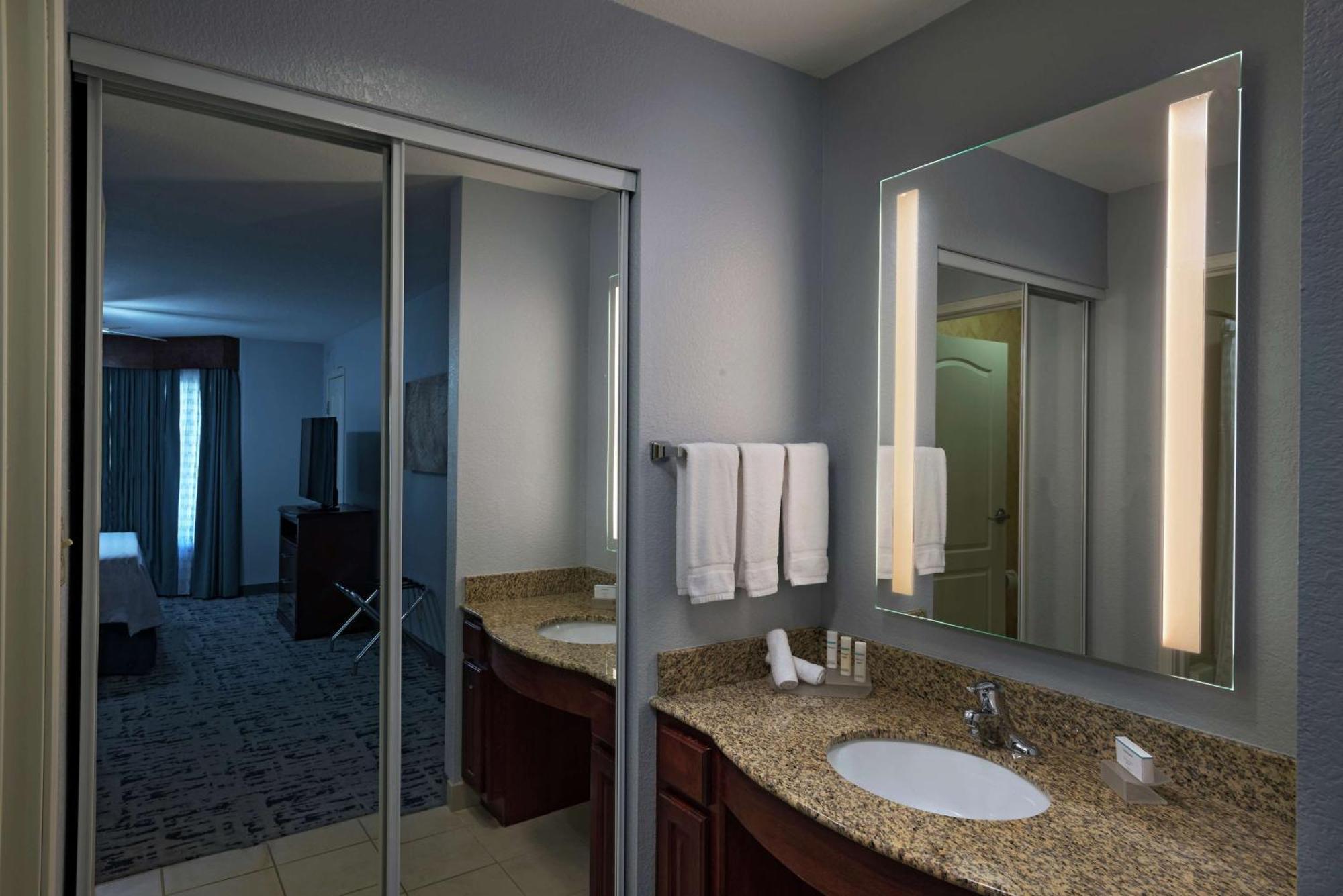 Homewood Suites By Hilton Fort Collins Exteriér fotografie